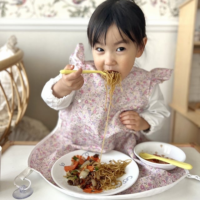 袖付きでしっかりカバー・撥水防水の機能ディテール